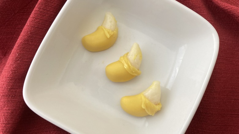 bowl of peeled gummy bananas