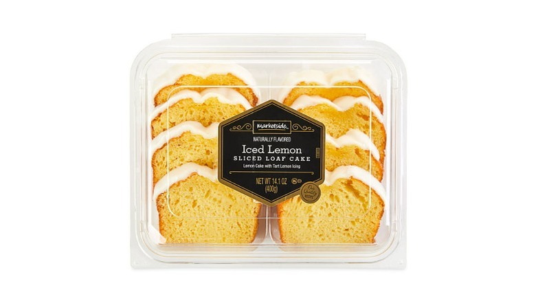 Clamshell package of sliced loaf cake