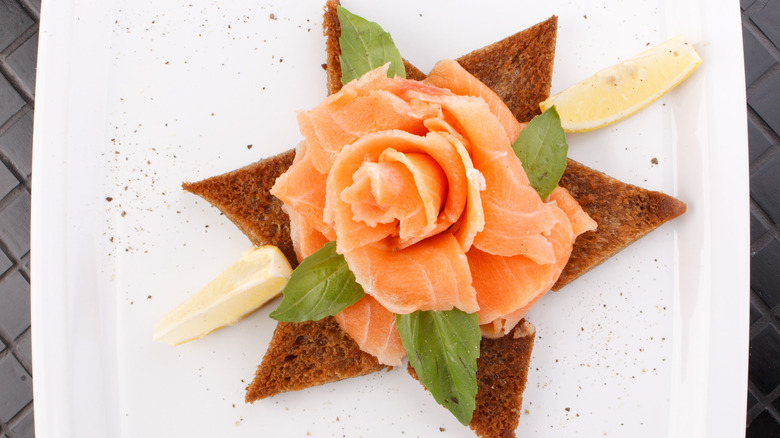 smoked salmon flower 