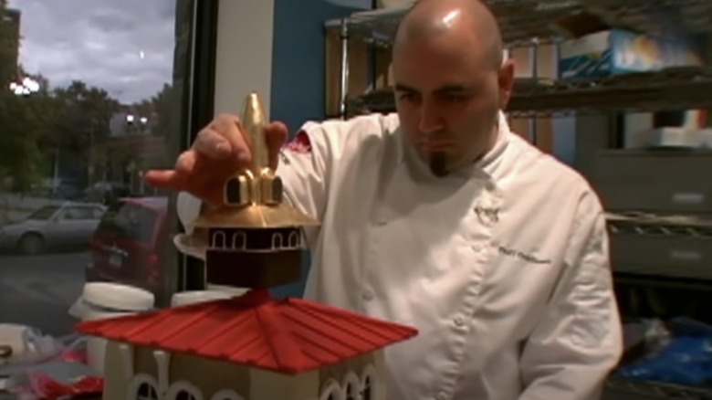 Duff Goldman working on cake on "Ace of Cakes"