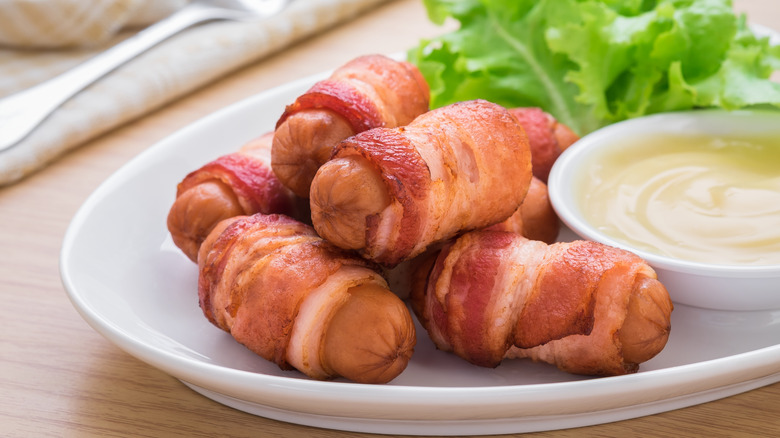 sausages wrapped in bacon 