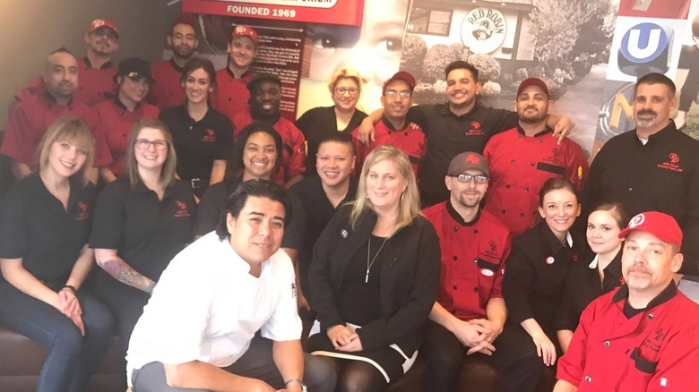 red robin corporate employees