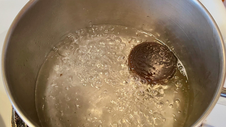 Oreo boiling in water