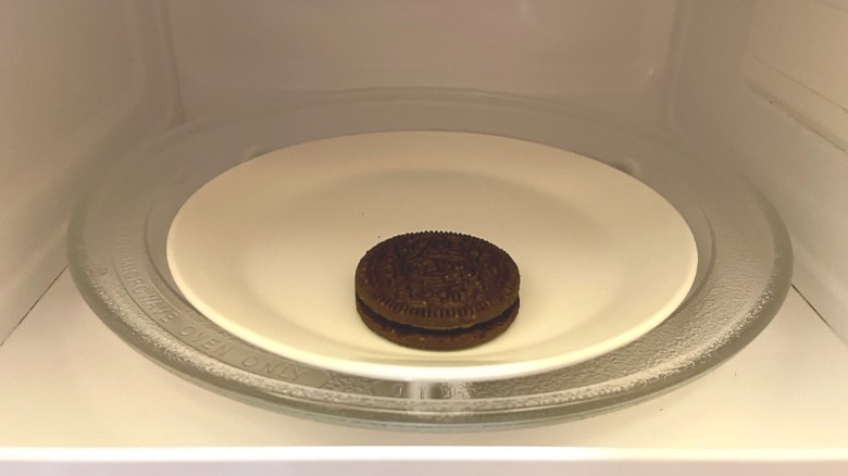 Oreo on plate in microwave