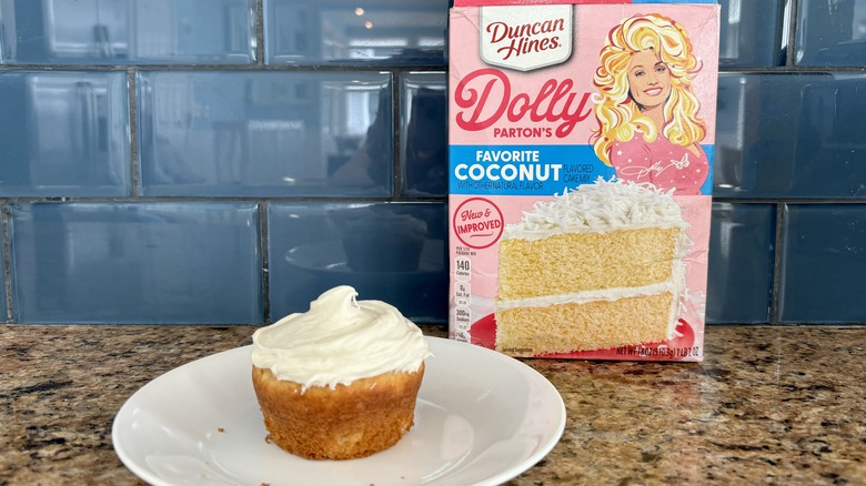 coconut cake cupcake