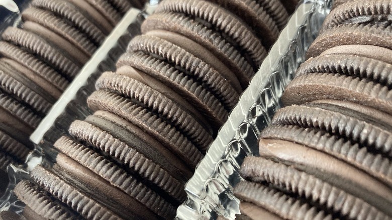 Oreos in tray