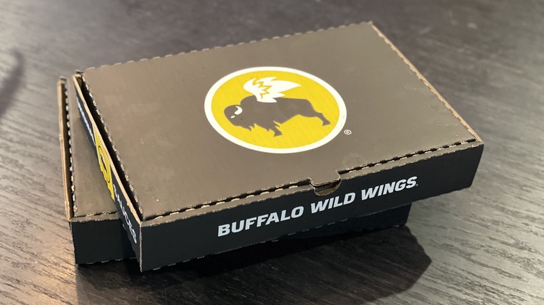 stacked BW3 pizza boxes