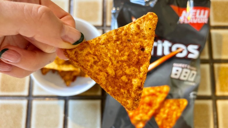 Doritos Sweet & Tangy BBQ single chip