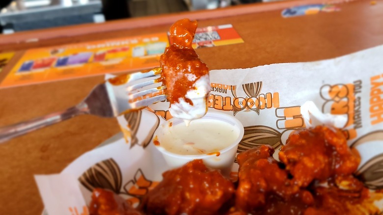 Hooters Ghost Pepper hot boneless wings