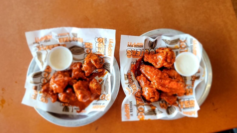 Hooters Ghost pepper hot sauce wings