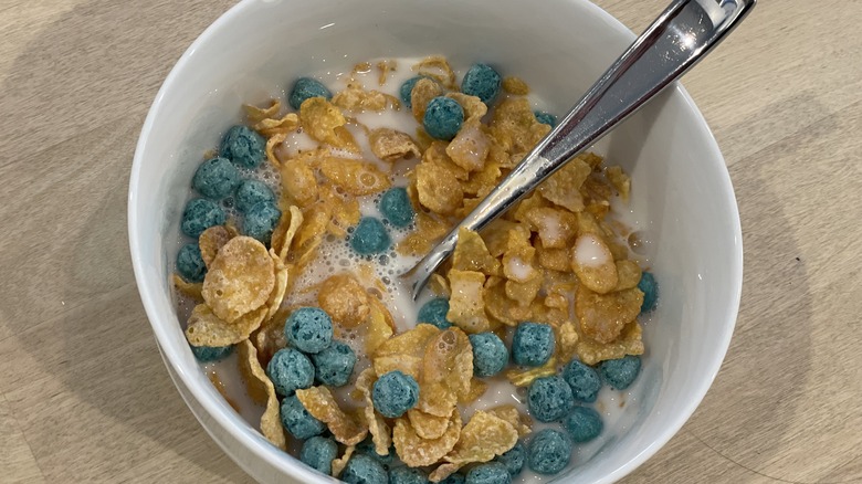 bowl of Pandora Flakes from above