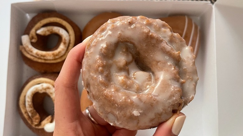 pumpkin spice doughnuts