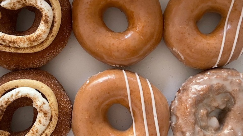 pumpkin spice doughnuts