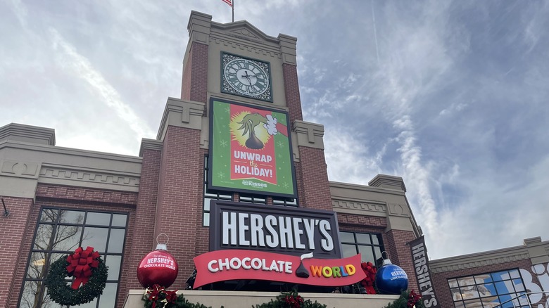 reese's stuff your cup experience chocolate world hershey herseypark peanut butter