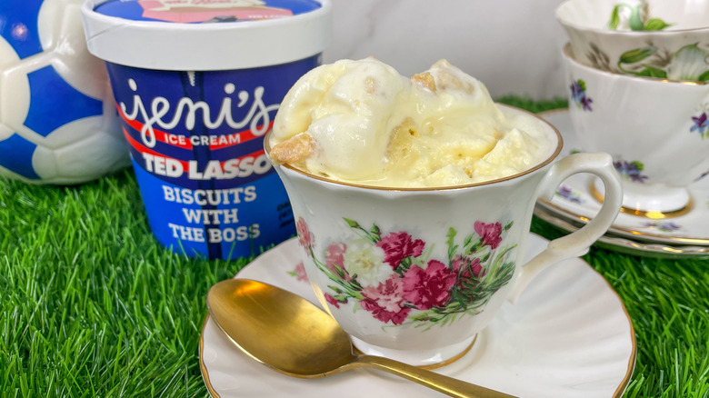 Biscuits with the boss ice cream in an English China teacup.