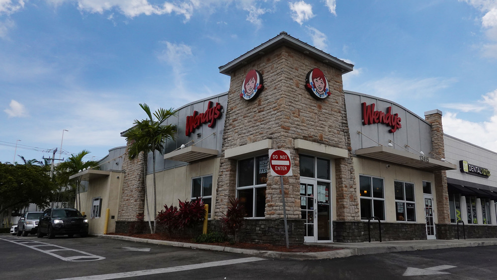 Outside of a Wendy's on sunny day