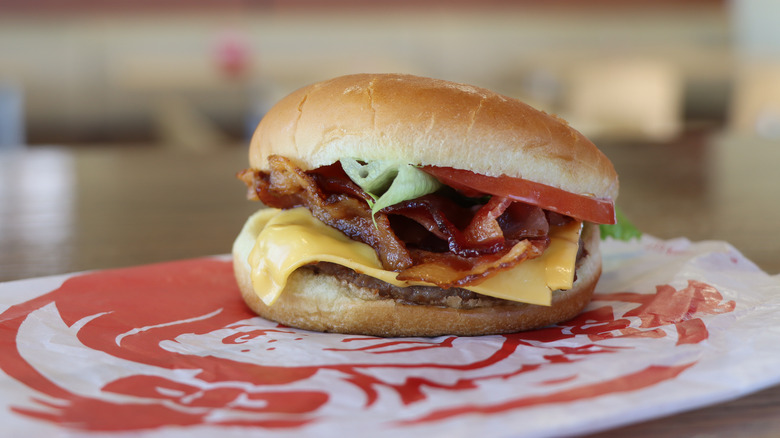 wendy's bacon cheeseburger