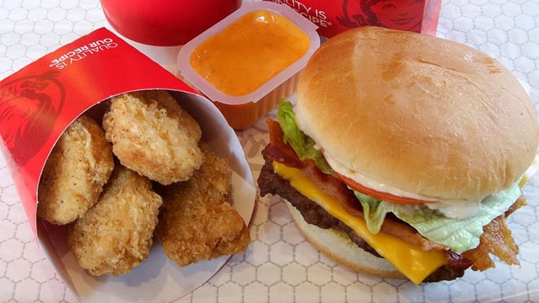 Wendy's cheeseburger and nuggets