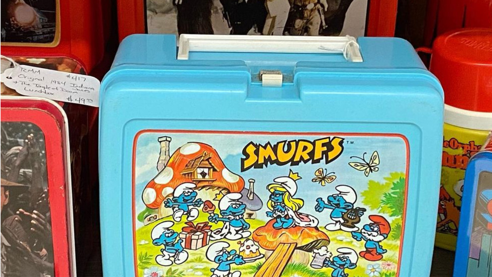 Plastic Smurfs lunch box