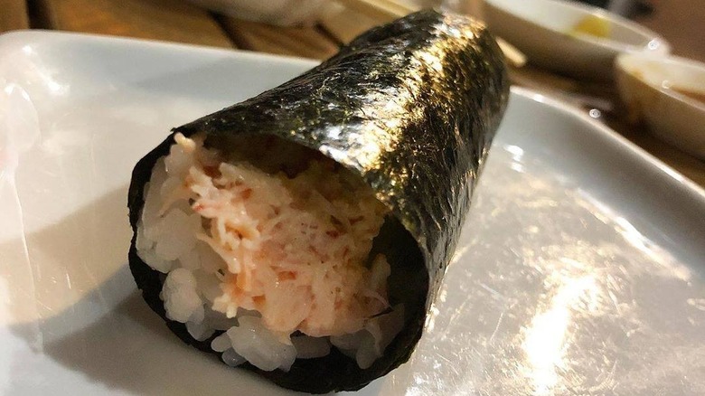 crab hand roll