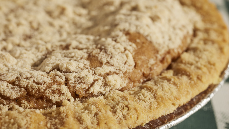 Pie with crumble streusel topping