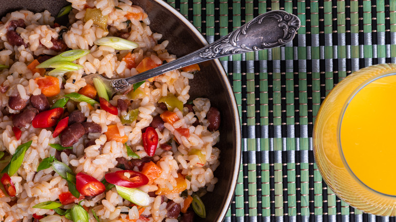 Costa Rican gallo pinto with juice