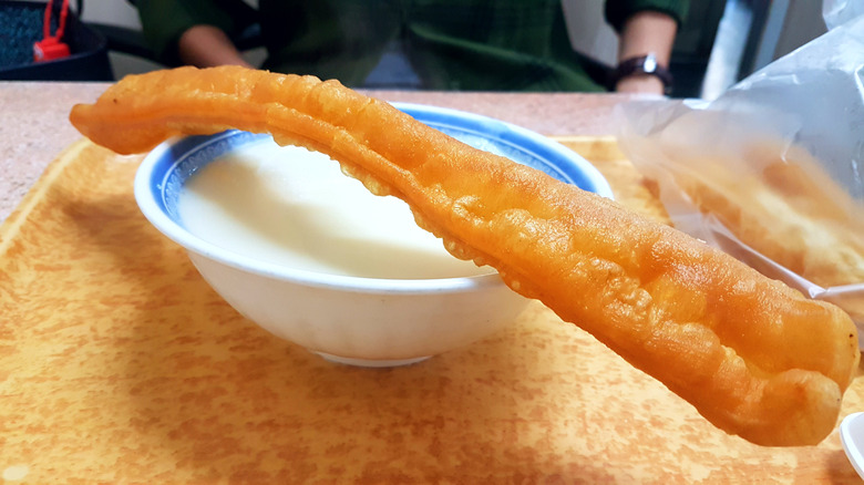 You tiao crullers and soy milk