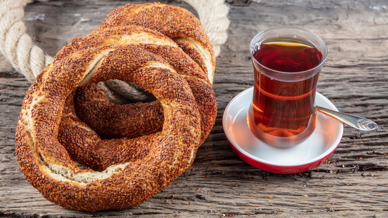 Simit and black tea