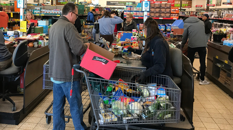 Aldi cashier checkout