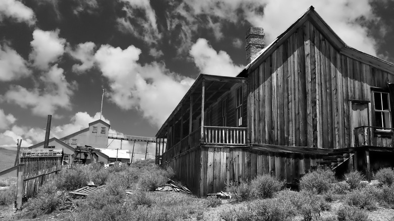 An old desert ranch house