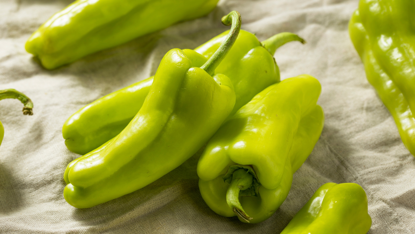 What Are Cubanelle Peppers And What Do They Taste Like 