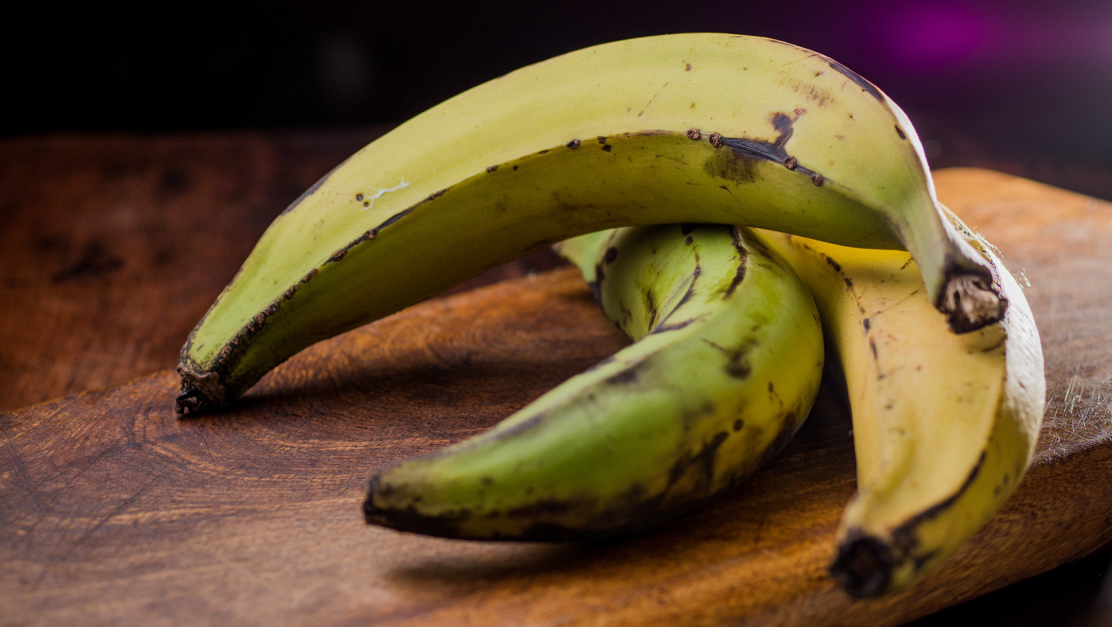 What Are Green Plantains And Can You Eat Them 