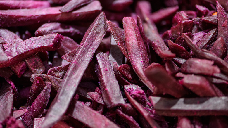 dehydrated purple potato slices