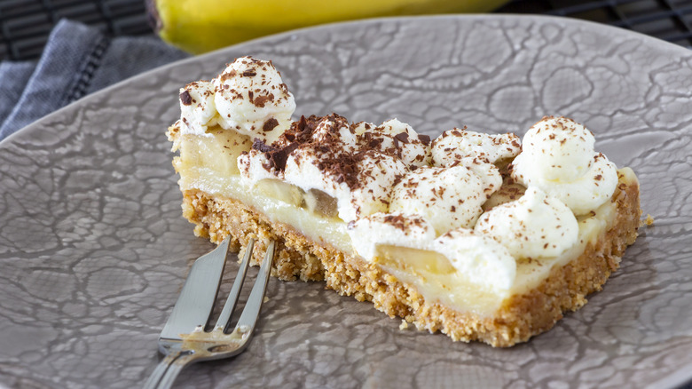 Banoffee pie with crumb crust