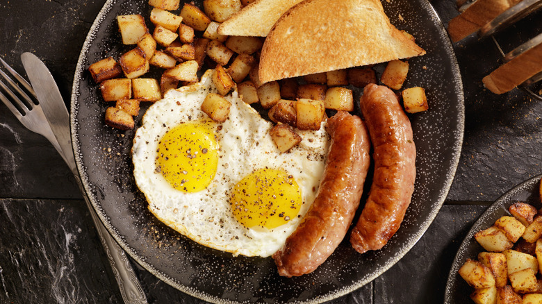 full breakfast with sausage