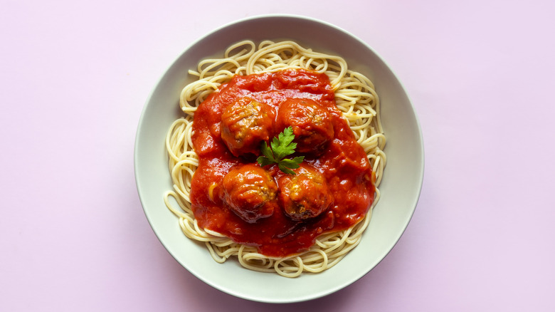 spaghetti with sauce and meatballs