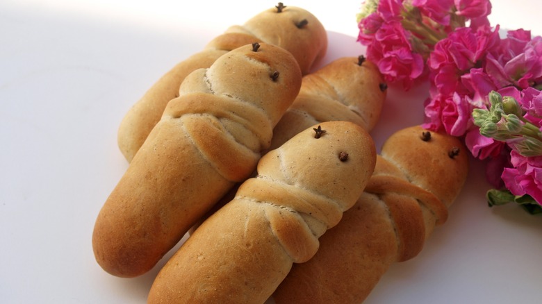 Lazarakia Greek bread