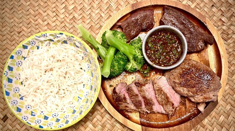 beef bile sauce with meal