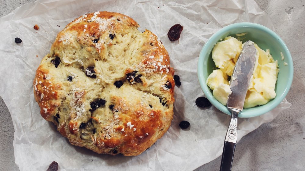 Irish soda bread with raisins and salted butter