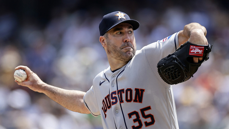 Justin Verlander pitching baseball