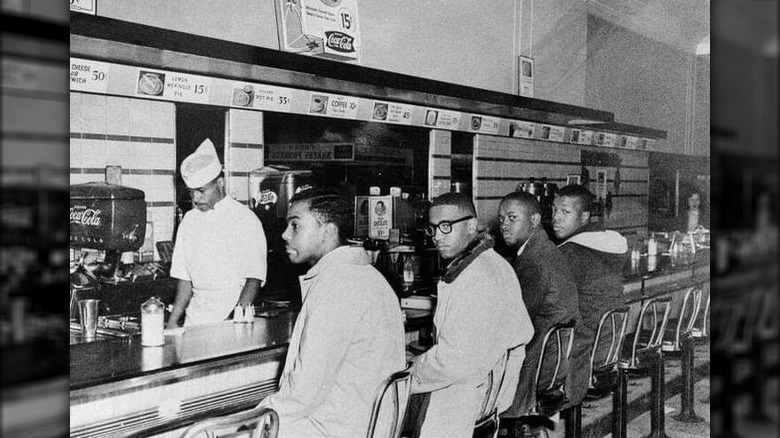 sit-in soda fountain