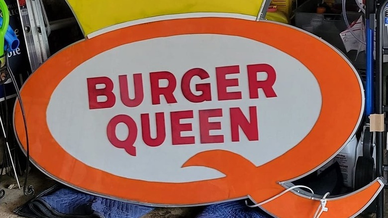 burger queen sign