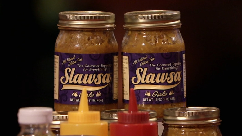 Two jars of garlic Slawsa