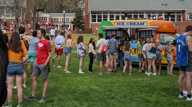 long line at Sticks and Cones