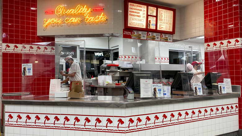 In-N-Out kitchen and registers