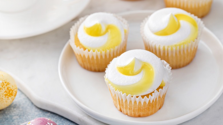 frosted lemon cupcakes