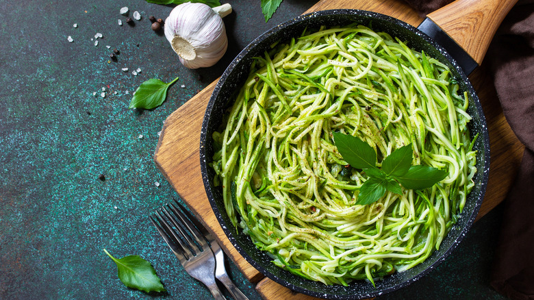 Zucchini noodles with basil