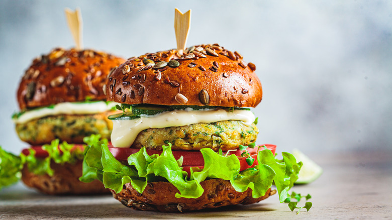 veggie burgers with homemade patties