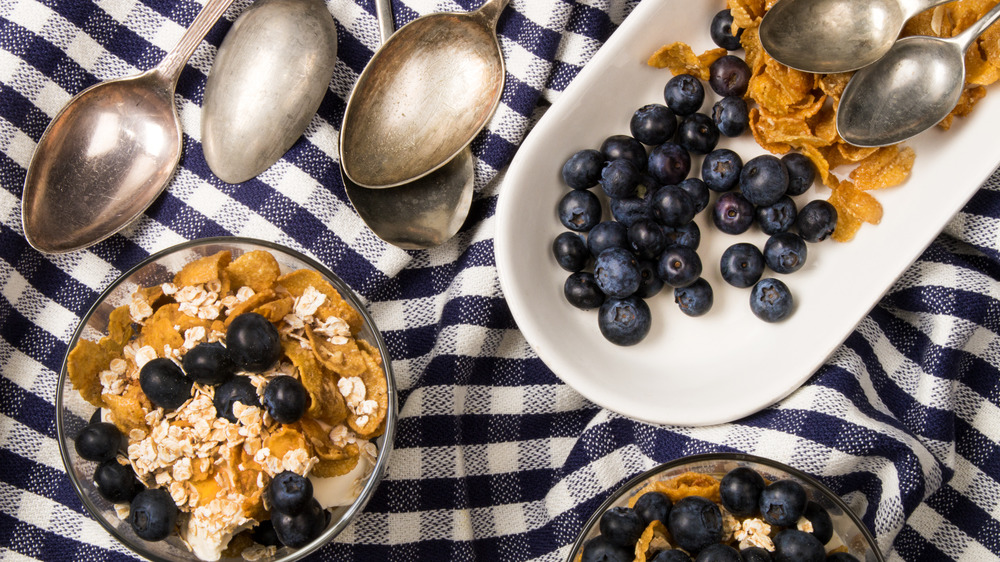 Cranachan made with blueberries and cornflakes