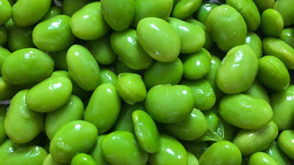 What Is Edamame And What Does It Taste Like?